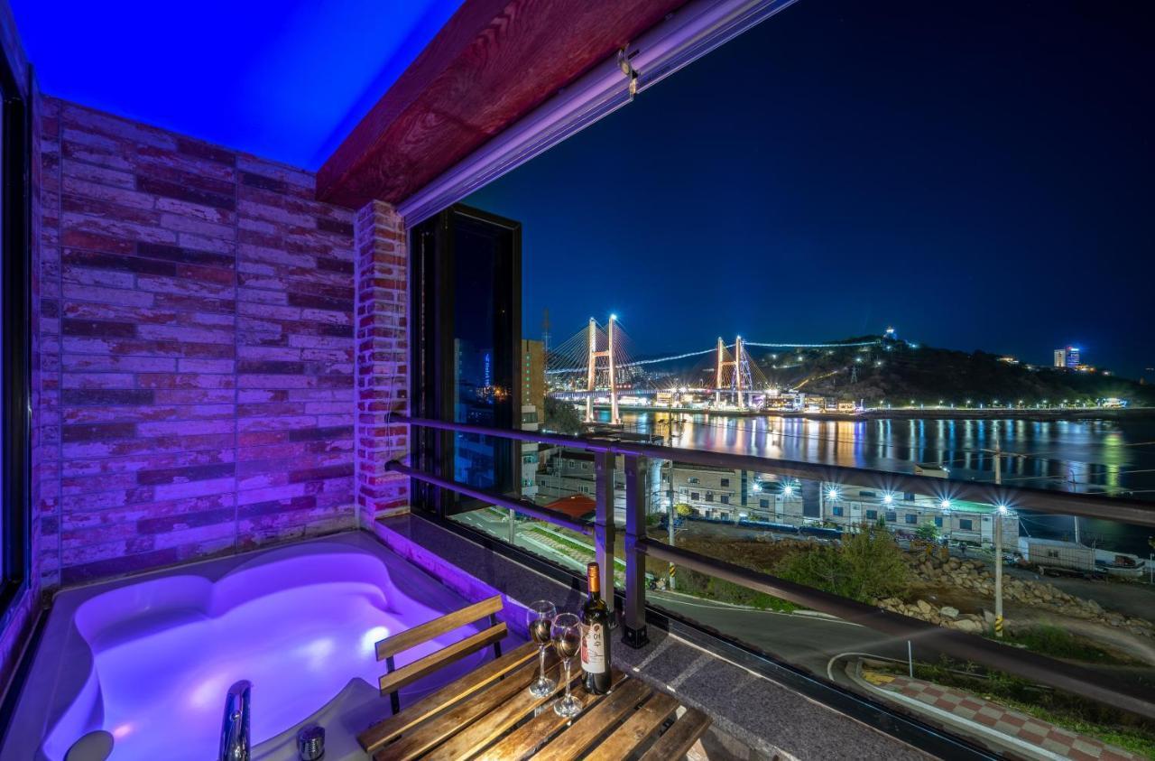 Yeosu View Foret Pension Екстериор снимка