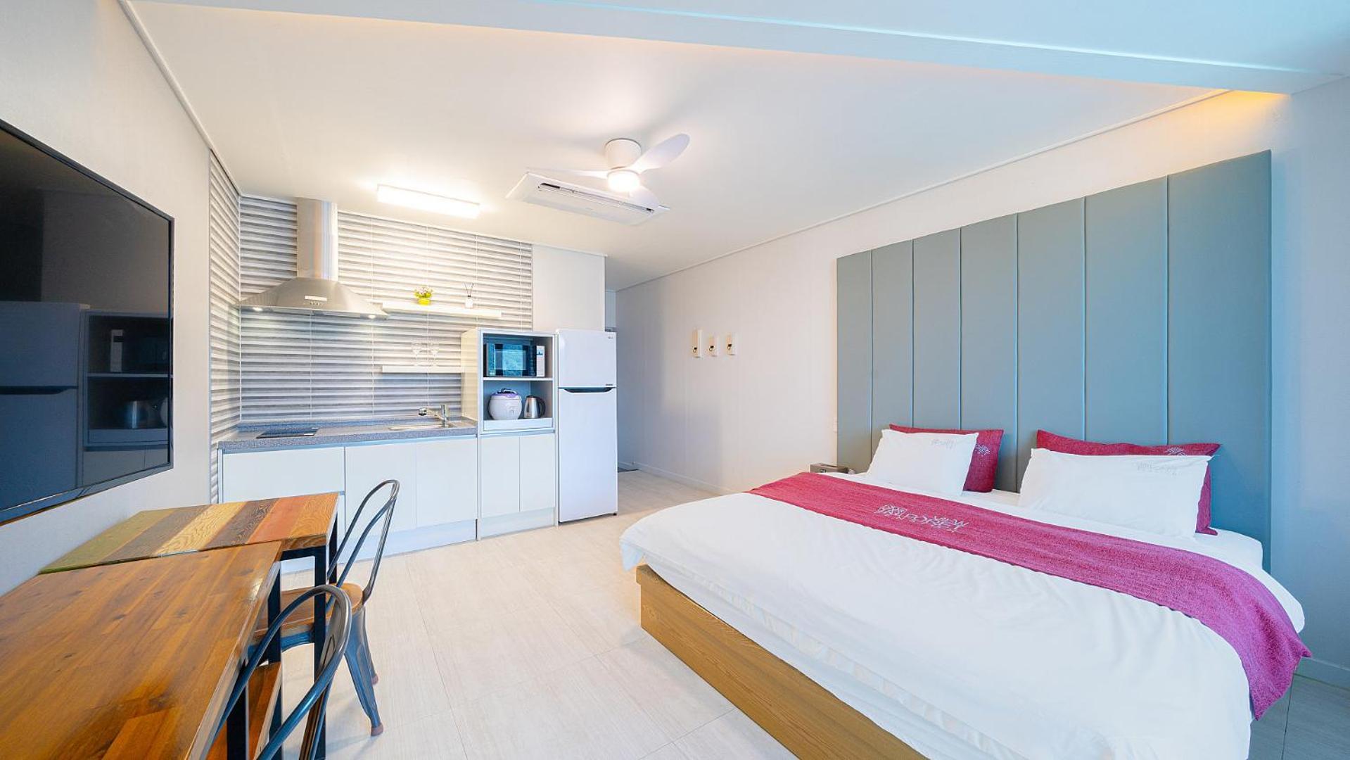 Yeosu View Foret Pension Екстериор снимка