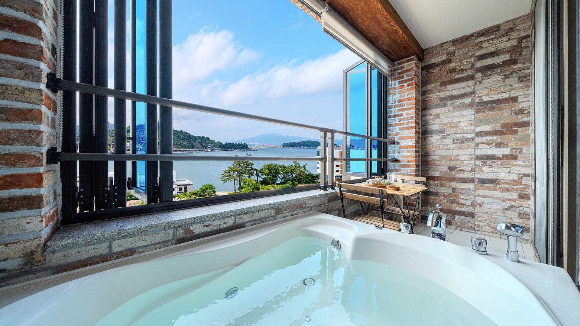 Yeosu View Foret Pension Екстериор снимка