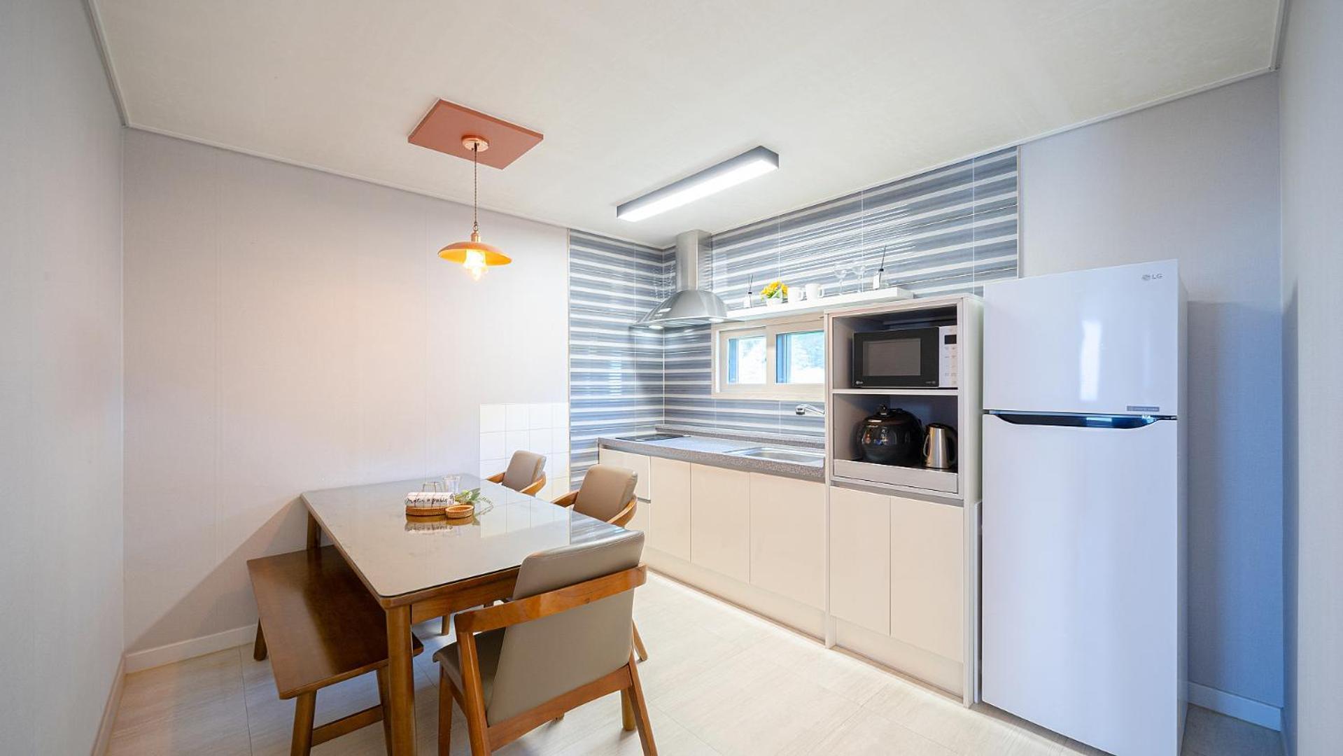 Yeosu View Foret Pension Екстериор снимка