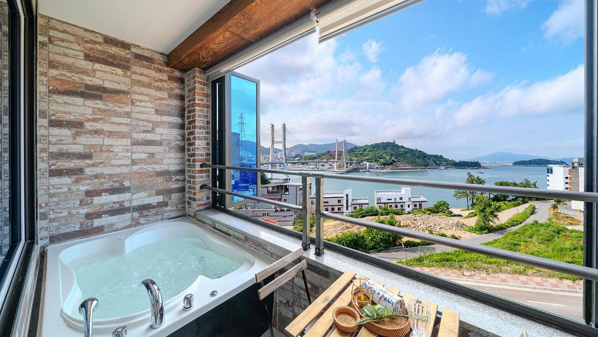Yeosu View Foret Pension Екстериор снимка