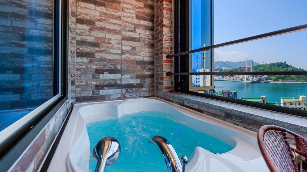 Yeosu View Foret Pension Екстериор снимка